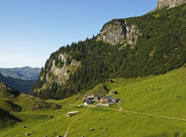 Chapel festival on the Alpe Klesenza